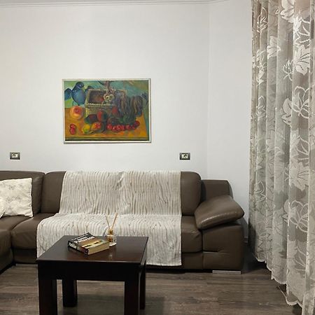 Main Apartment Тирана Екстер'єр фото