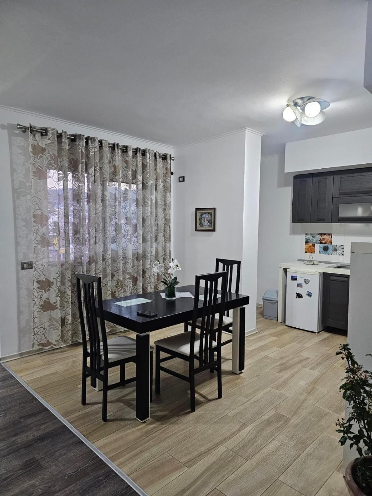 Main Apartment Тирана Екстер'єр фото